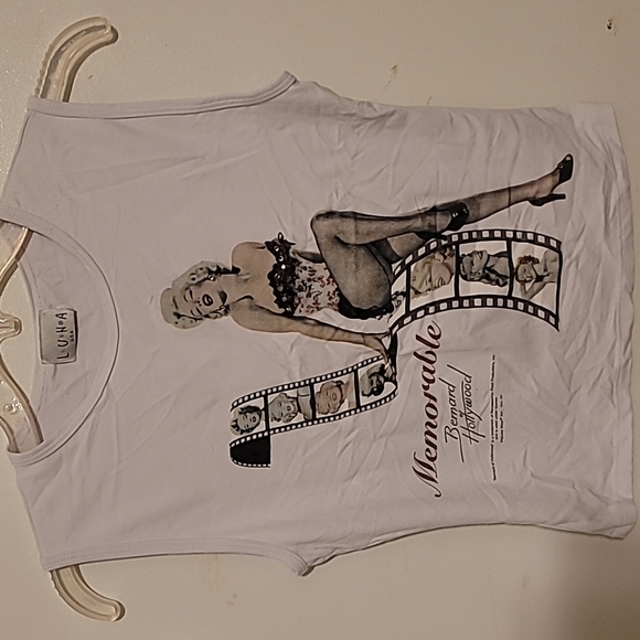 Luna Collective Tops - Women's Top w/Marilyn Monroe picture  - Medium  - Sleeveless  - White